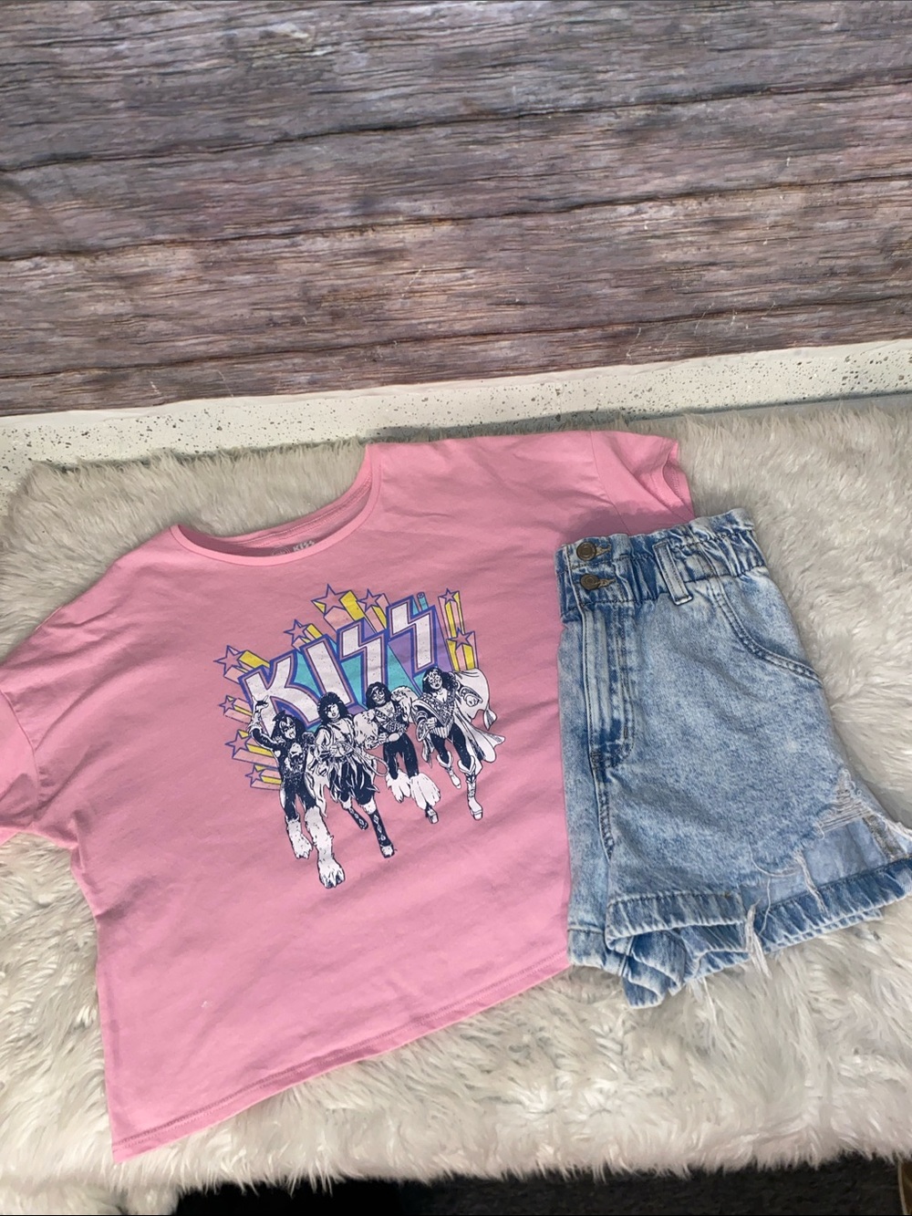 Wonder Nation Kiss Cropped Graphic Tee